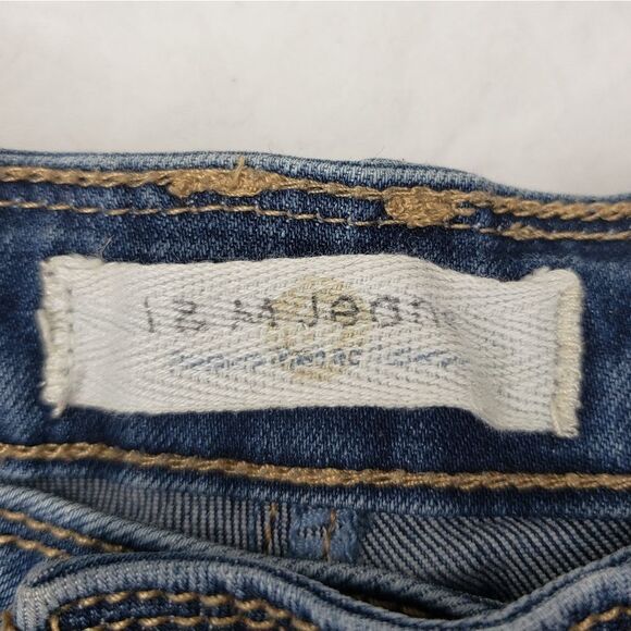 Distressed Paperbag Cutoff Denim Jeans - Picture 7 of 11